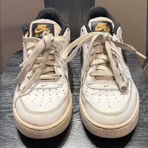 Nike Air Force 1 youth size 6